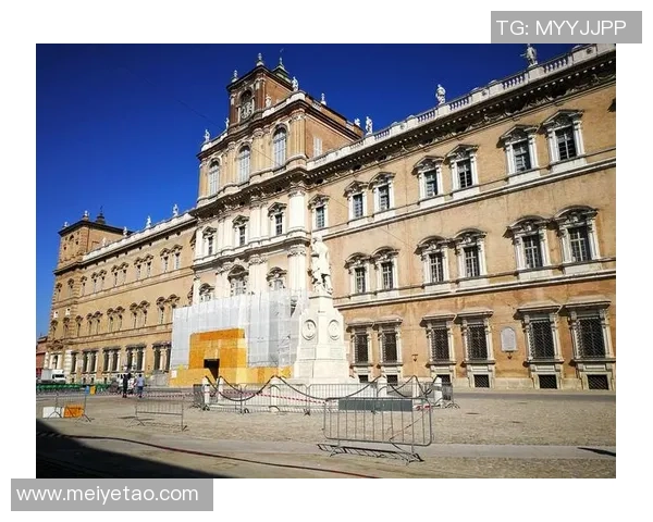 探索足球明星卡包的魅力与价值，开启你的收藏之旅